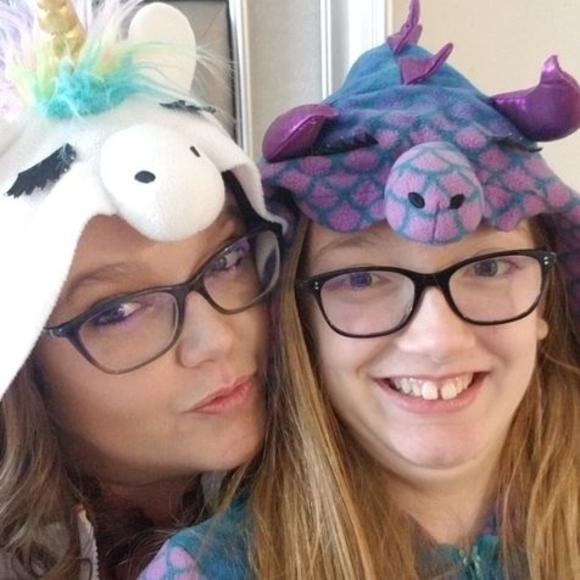 Meet your Posher, Jennifer - Picture 1 of 1